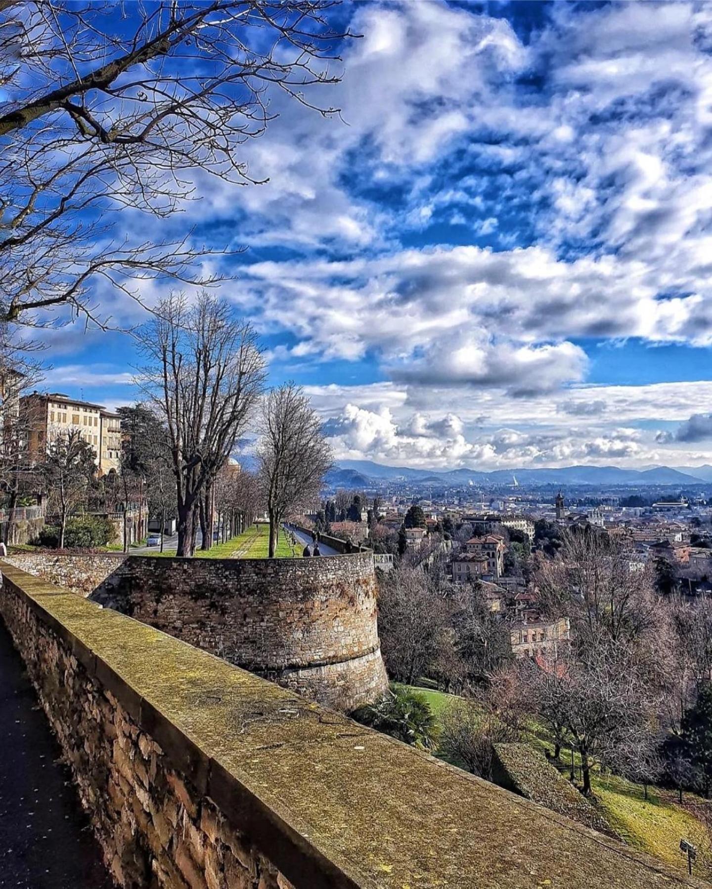 Cozy Apartment Center Bergamo Exterior foto